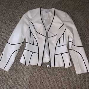 Bebe Blazer size 0 (worn only once ) .